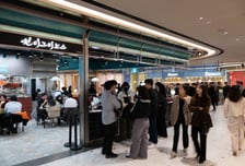 "맛집 많다" 입소문...'스타필드 애비뉴' 오픈 첫날부터 대기줄