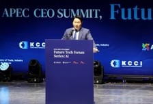 최태원 "AI 발전은 기술자립과 신뢰기반 협력에서 시작"