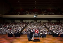 "전석 매진이라더니" 한소희, 서울 팬미팅도 '텅텅'…눈물의 마무리