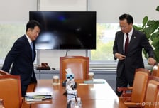 '김현지 증인 채택' 협상 결렬…與 "오전만" VS 野 "명분 쌓기용"