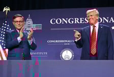 미 하원의장, 트럼프 3선 가능성 일축…"헌법 개정 방법 없어"