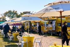 APEC에 나타난 노란 푸드트럭…KB금융, 'K-푸드·환전' 지원