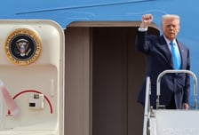 [속보]트럼프 "펜타닐 관련 대중 관세 인하 예상"-로이터통신