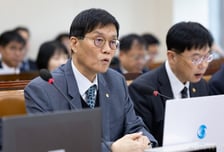 이창용 총재 "서울 오피스 공급분, 주택으로 바꿔야"