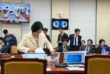 국민의힘 "최민희가 책임져야" 국정감사 '보이콧'…최형두만 남았다