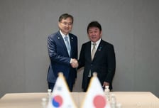 경주 APEC 계기 한일 외교장관 회담 개최…"양국 관계 발전 노력"