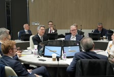 자율주행 주도권 쥐는 카카오모빌리티, 유럽의회도 방문