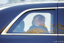 [속보]트럼프, 김해공항 도착…공항 내 '나래마루'서 미중 정상회담