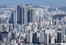 10·15 규제 효과?…서울 아파트값 상승폭 절반으로 줄었다