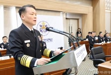 [속보] 해군총장 "핵추진잠수함, 5000t이상 될 것…연료는 20% 이하 저농축"