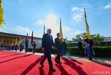 이재명 대통령 국정운영 '긍정 56%'...민주당 '39%' 국민의힘 '25%'