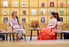 김혜경 여사, 캐나다 총리 부인과 환담…"친구 만난 것 같다"