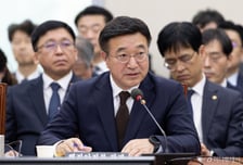 윤호중 장관, '해킹' 늑장 발표에 "대책 세우느라"…"백종원 계약 점검"