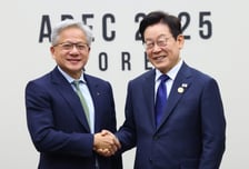 젠슨 황 만난 이재명 대통령 "엔비디아 투자에 정부도 전폭 지원"