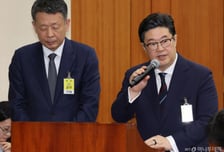 매출 5억 중소기업, 매출 7조 홈플러스 인수 나섰다...'뒷배론'도 제기