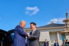 10월 수출 반도체·조선 '활짝'…관세 불확실성 해소까지 더해지면?