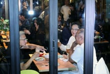 APEC도 '치킨·올영'은 못참지..글로벌 외교무대 홀린 'K뷰티·푸드'