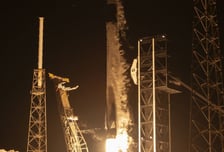 김정은 집무실 2시간마다 감시…軍의 숙원 '우주의 눈' 5개 떴다