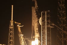 [속보] 軍정찰위성 5호기, 美로켓에 실려 우주로 출발…2시간반 뒤 교신