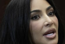 또 달착륙 음모론…킴 카다시안 "가짜" vs 나사 "6번 갔다"