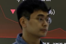 'AI 버블' 논란에 10만전자 깨졌다…외국인 매도 속 삼전·하이닉스 '뚝'