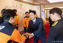 강훈식 비서실장, 소방공무원 격려 오찬…"가족 품 돌아올 때 임무 완성"
