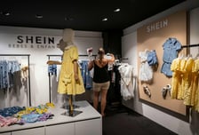 아동 성범죄 부추기나…쉬인 '아이 모습한 성인용 인형'에 프랑스 '비상'