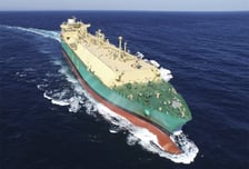 KCC, HD현대와 '탄소저감' 수용성 선박 페인트 개발