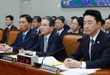 김용범 정책실장 "'상업적 합리성' MOU 1조 명시...안전장치 확보 노력"