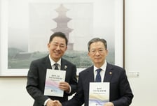 정성호 법무장관, 與 찾아 독립몰수제 등 10대 법안 통과 요청