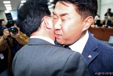 "이 정도일 줄 몰랐다"···배치기·고성·막말에 파행한 대통령실 첫 국감