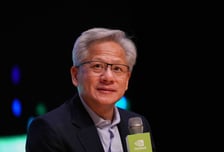 "이러다간… 美, AI 경쟁서 中에 밀릴 것" 젠슨 황의 경고