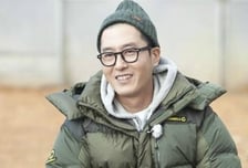 "형 고마워"…김주혁 묘소 찾은 데프콘, 10년만에 '1박2일' 하차 비화