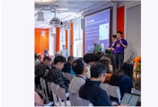 "의사가 될 수 없다면…" AI 직원으로 병원 판 뒤집은 미국 청년들