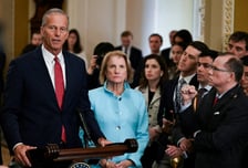 '셧다운 해제' 손 내미는 공화당, 선거 이긴 민주당은 기세등등