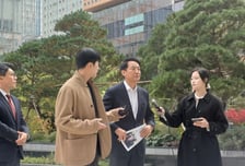 "사실 밝혀 공정한 조사 받겠다"..오세훈 서울시장, 김건희특검 출석