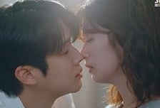 '우주메리미' 최우식♥정소민, 우여곡절 끝에 재회의 눈물 키스 [종합]