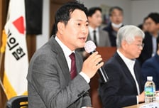 중앙지검장 사의에…장동혁 "죄는 아버지가, 감옥은 아들이"