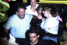 "시속 120㎞ 롤러코스터 안전벨트 풀려"…공포의 순간 '소녀' 구한 부부