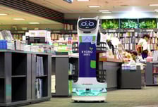 대형서점 책 운반도 이제 로봇이…교보문고 강남점 '벨라봇' 배치