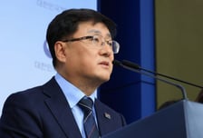 김성환 기후장관 "2035년 전기차 70% 전환 목표…내연차 판매 어려워질 것"