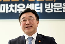 취임전후 폭우·폭염·화재… '비상모드' 내려놓고 '열일모드'
