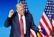 트럼프 "대법원 소송 패소 땐 관세·투자 환급액 2900조원 넘어"