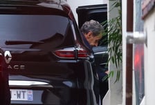 '카다피 뒷돈 혐의' 사르코지 전 프랑스 대통령 20일만 조기 석방