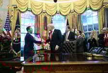 트럼프 "인도와 무역협정 타결 가까워…관세 낮출 것"