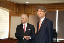 신임 경사노위 위원장 만난 손경식 "정년연장·4.5일제, 사회적 대화 거쳐야"