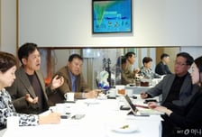 황각규 고문 "집토끼 지키고, 해외인재는 가족단위로"