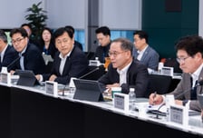 이찬우 농협금융 회장 "초개인화·임베디드…트렌드 대응 빨라야"