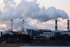 2.5조? 5조? 탄소감축 비용 제각각…기후부는 "과도한 산정" 반박