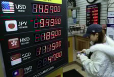 "나도 ETF 샀는데 왜 이래"…환율 치솟자 수익률 '2배 차이'